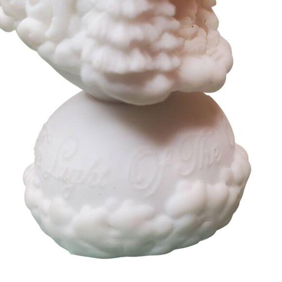 Mark Klaus Highly Detailed Angel Nativity Lighted Christmas Figurine Sculpture. - Picture 4 of 4